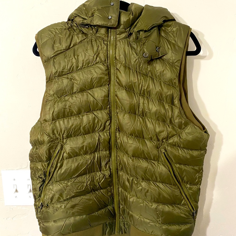 Men’s lulu lemon vest